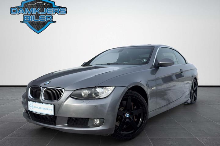 Grå BMW 330i fra 2007 set udefra