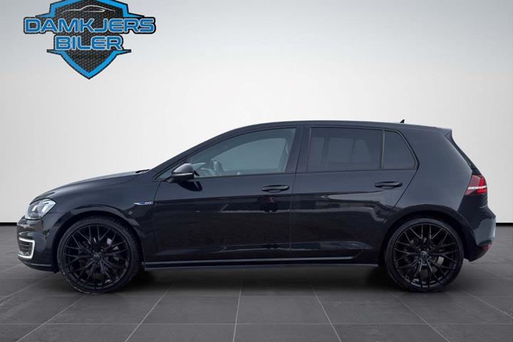 Sort VW Golf VII fra 2016
