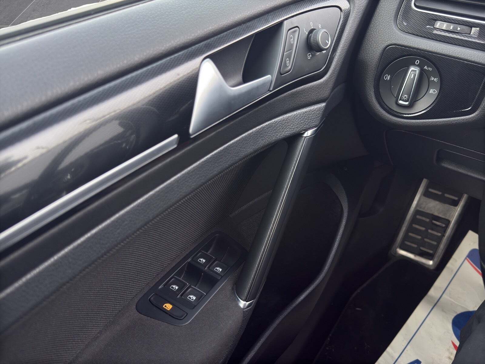 Sort VW Golf VII fra 2016
