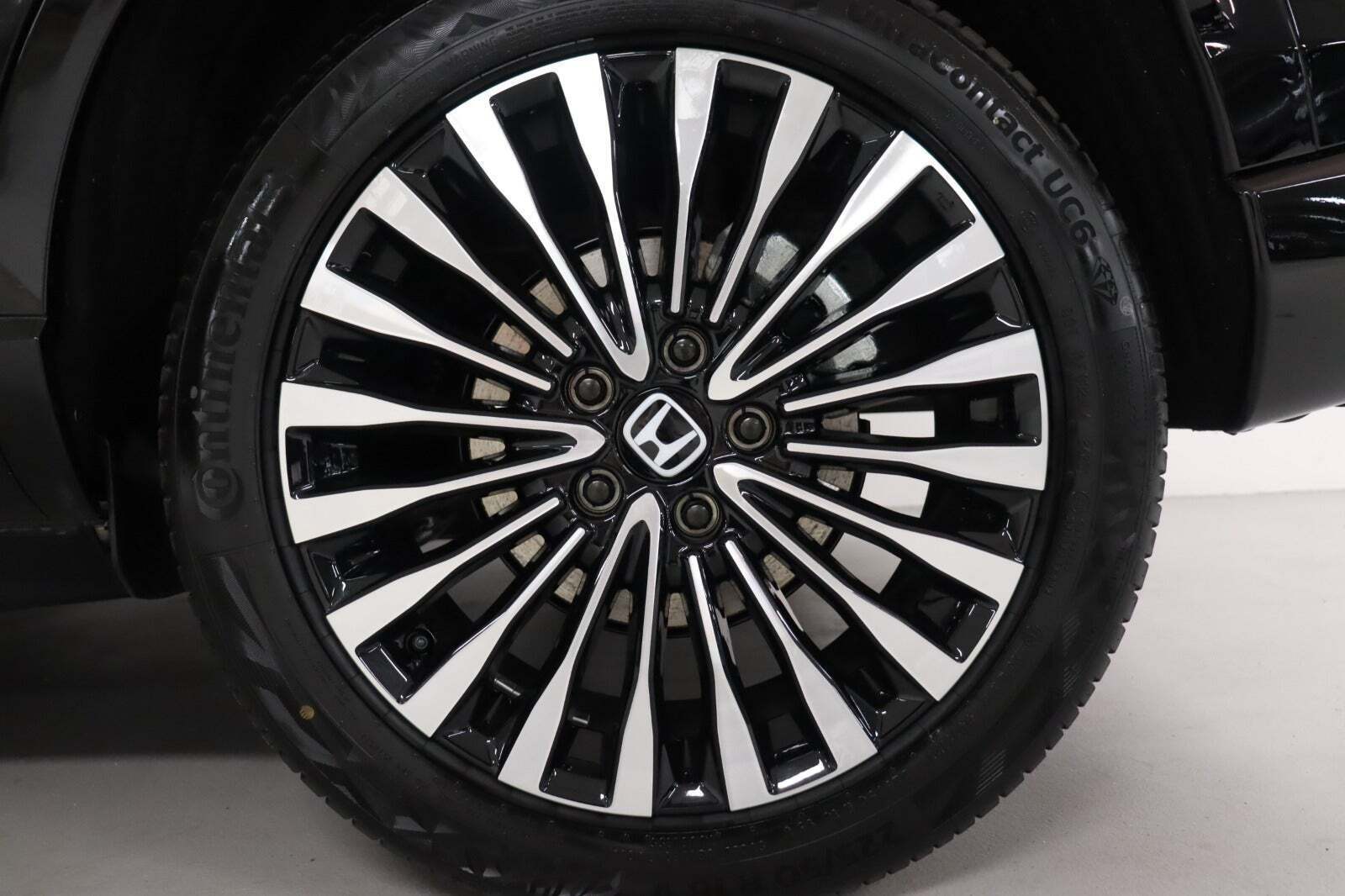 Sort Honda e:Ny1 fra 2024