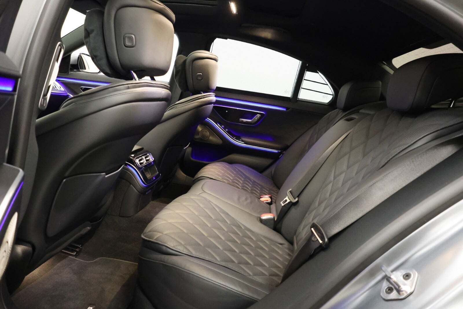 Grå Mercedes S580 e fra 2023