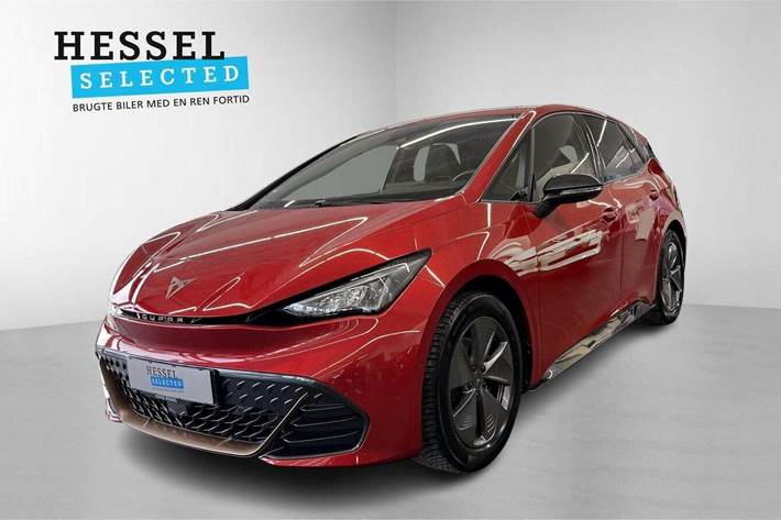 Rød Cupra Born fra 2023 set udefra