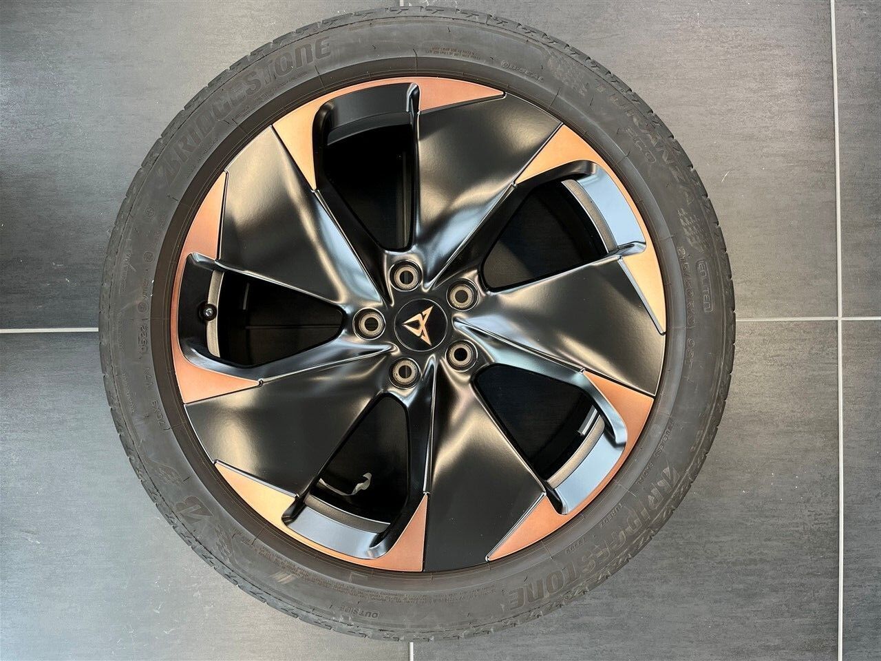 Rød Cupra Born fra 2023