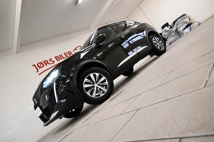 Sort Peugeot 2008 fra 2023