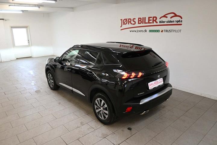 Sort Peugeot 2008 fra 2023