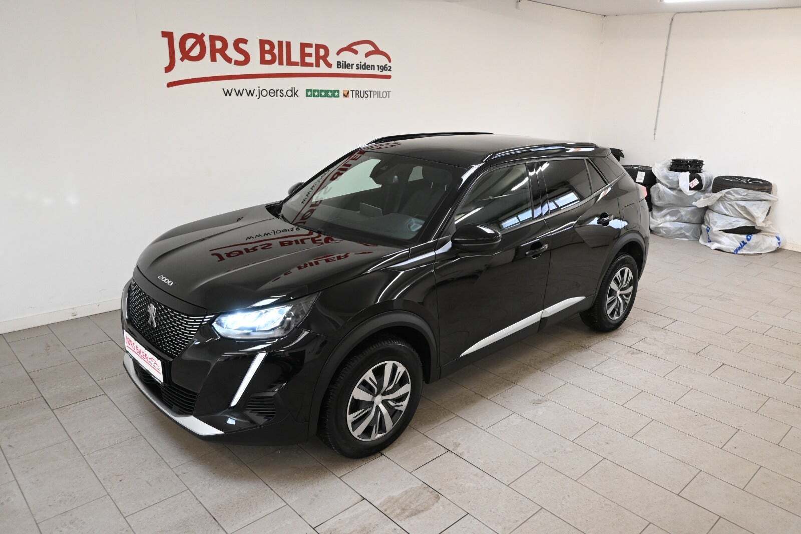 Sort Peugeot 2008 fra 2023