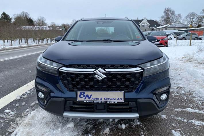 Blå Suzuki S-Cross fra 2022