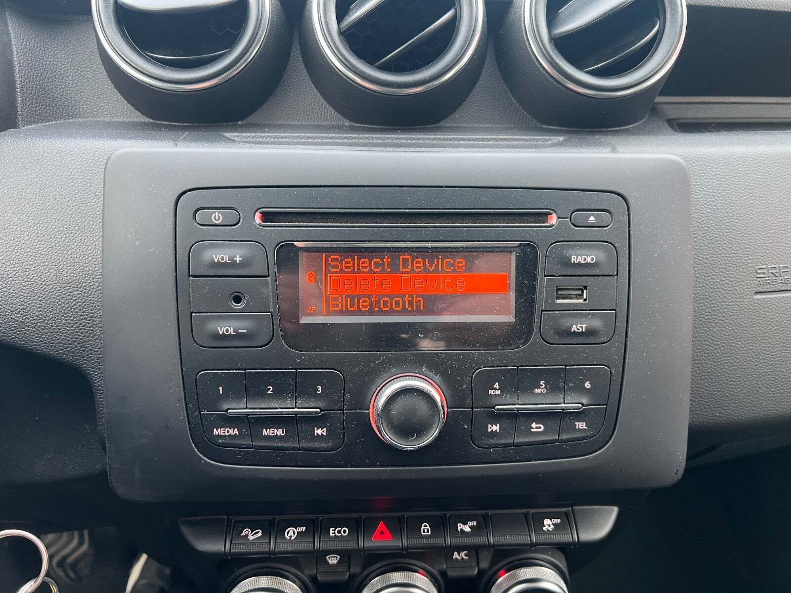 Grå Dacia Duster fra 2018