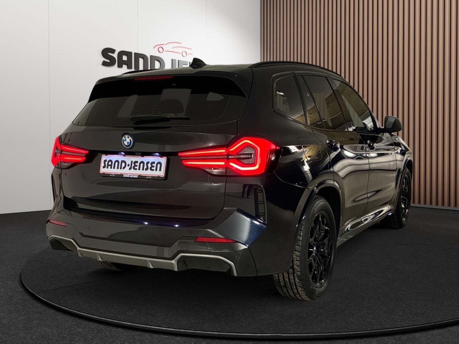 BMW iX3 Charged M-Sport