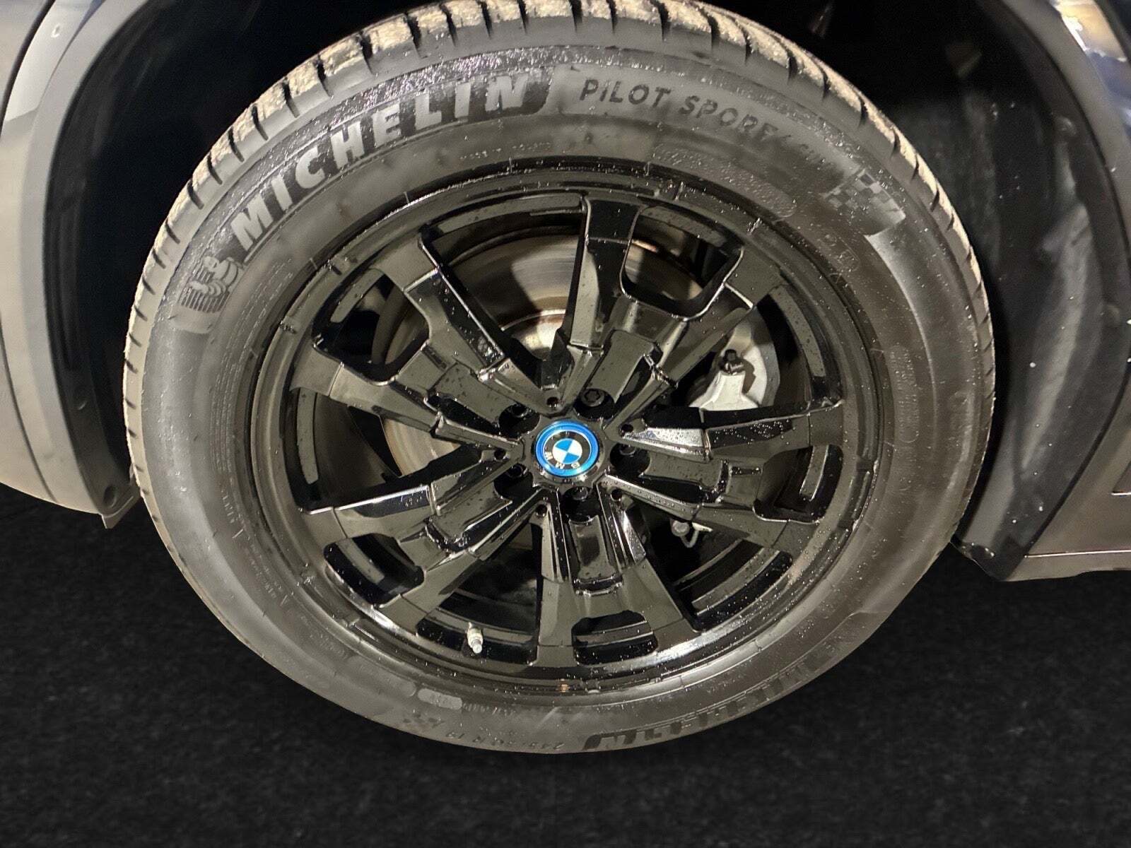 Sort BMW iX3 fra 2024