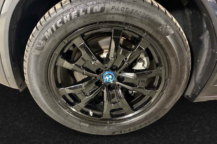 Sort BMW iX3 fra 2024