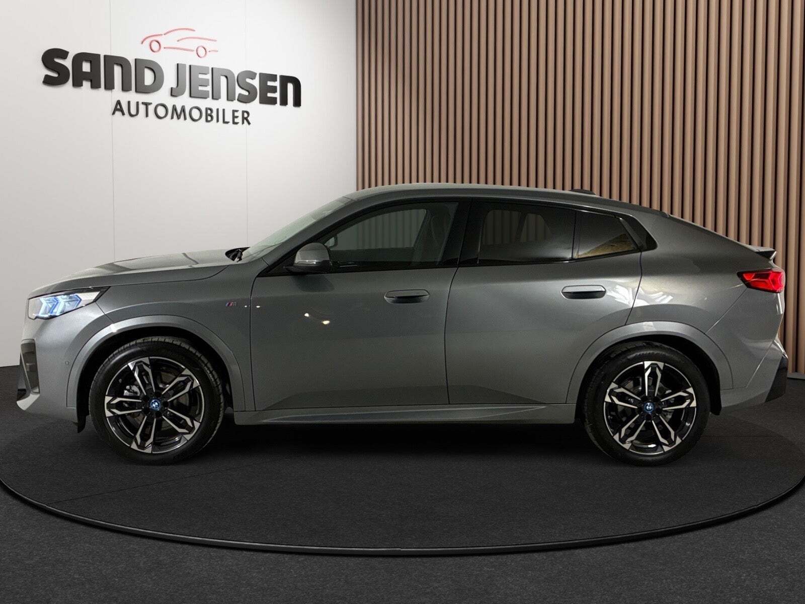 BMW iX2 xDrive30 M-Sport Premium