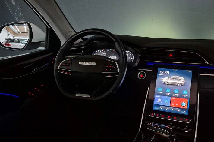 Hvid Maxus Euniq6 fra 2023