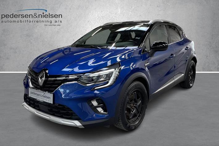 Blå Renault Captur fra 2020 set udefra