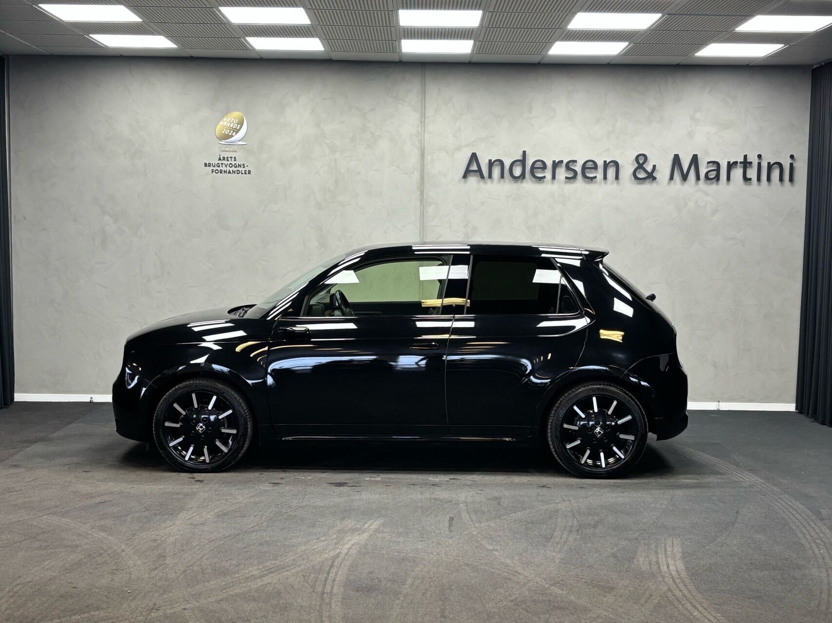 Honda e EL Advance CVT 154HK 5d Aut.