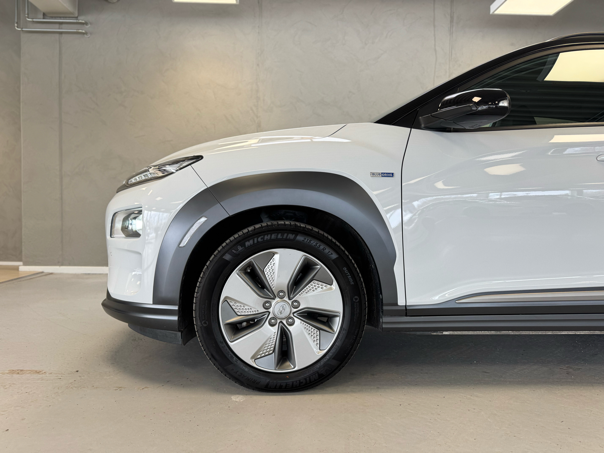 Hvid Hyundai Kona fra 2021