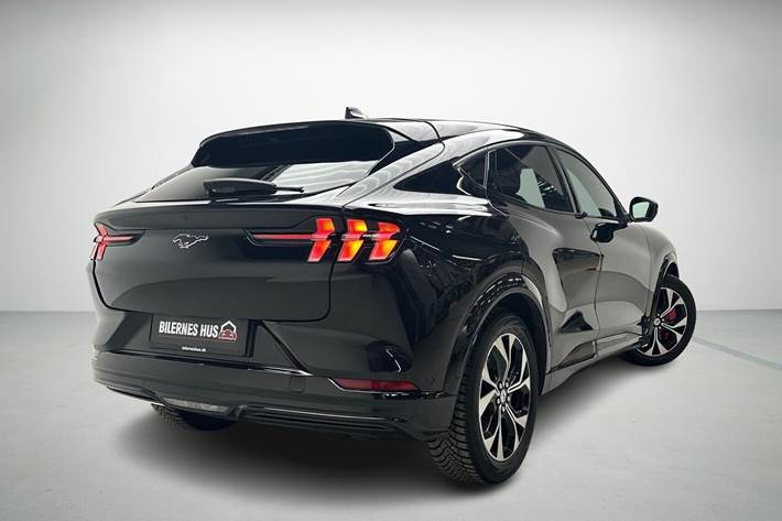 Sort Ford Mustang Mach-E fra 2021