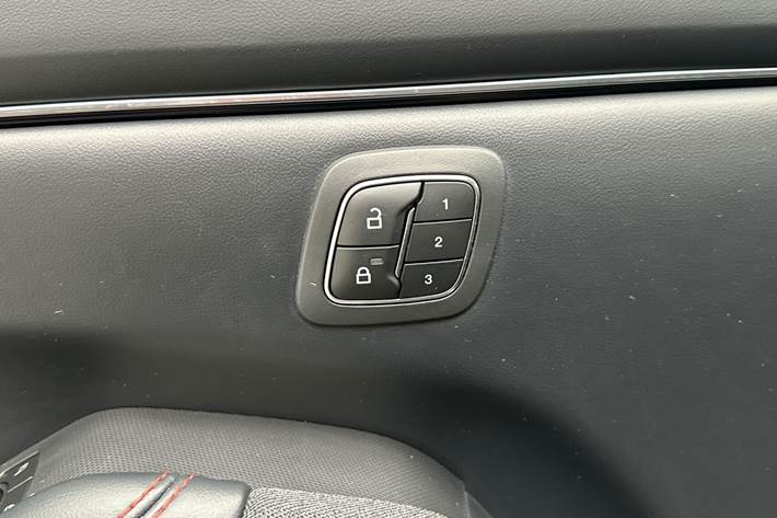 Sort Ford Mustang Mach-E fra 2021