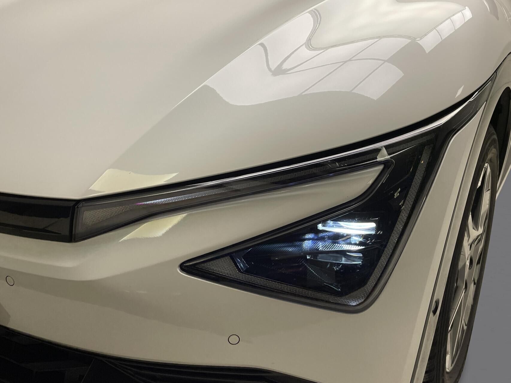 Hvid Kia EV6 fra 2025