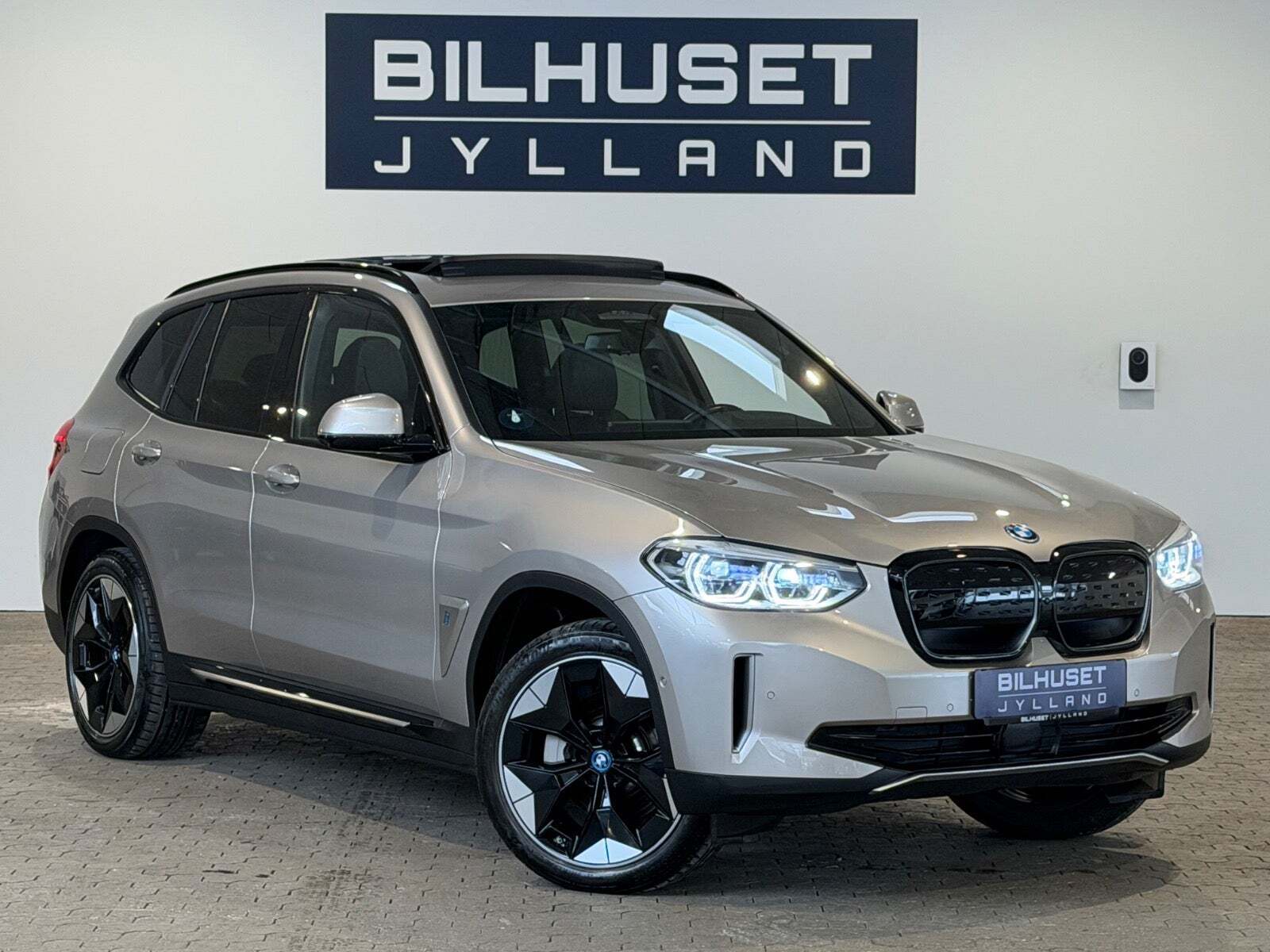 BMW iX3 Charged Plus