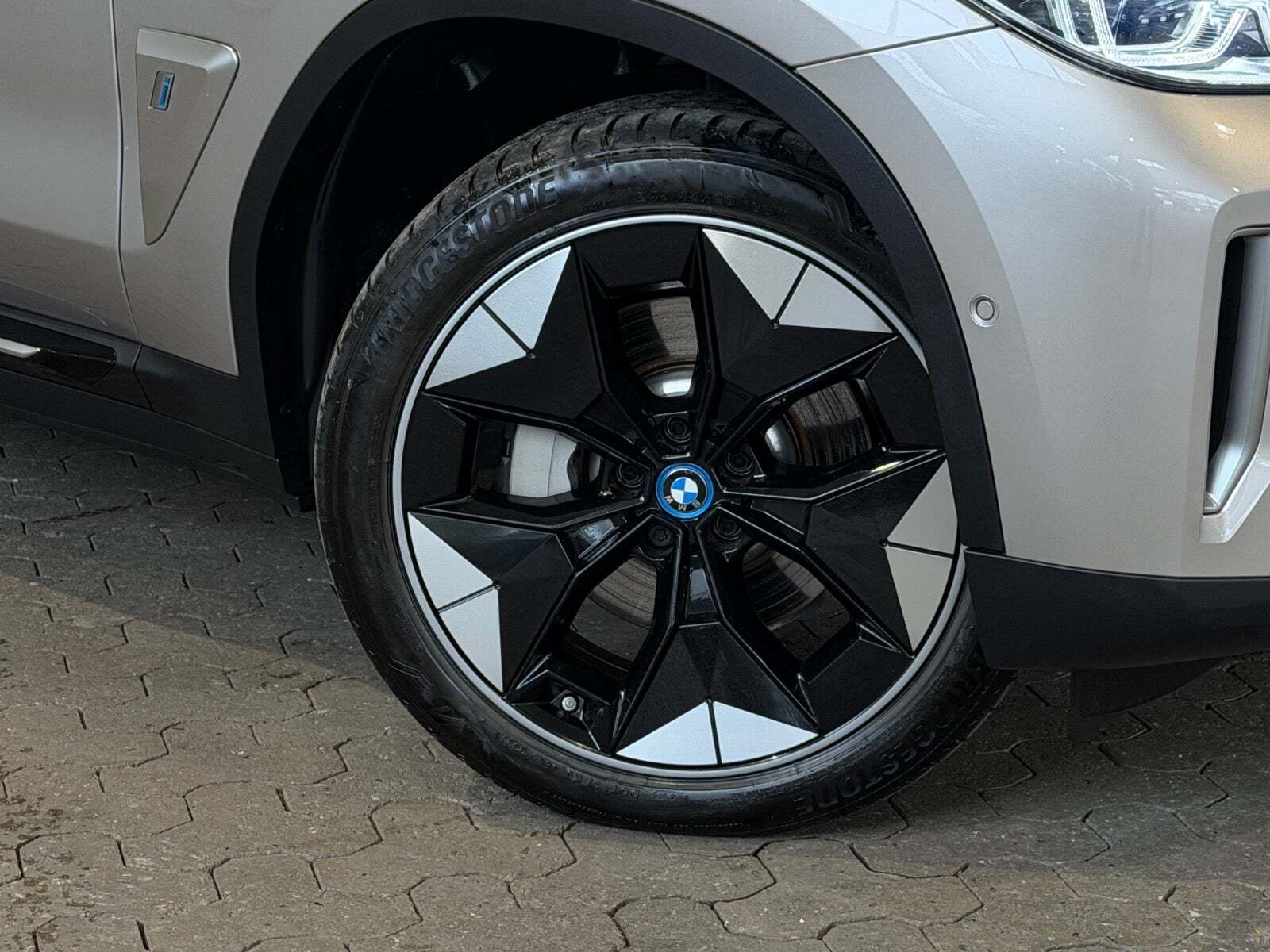 BMW iX3 Charged Plus