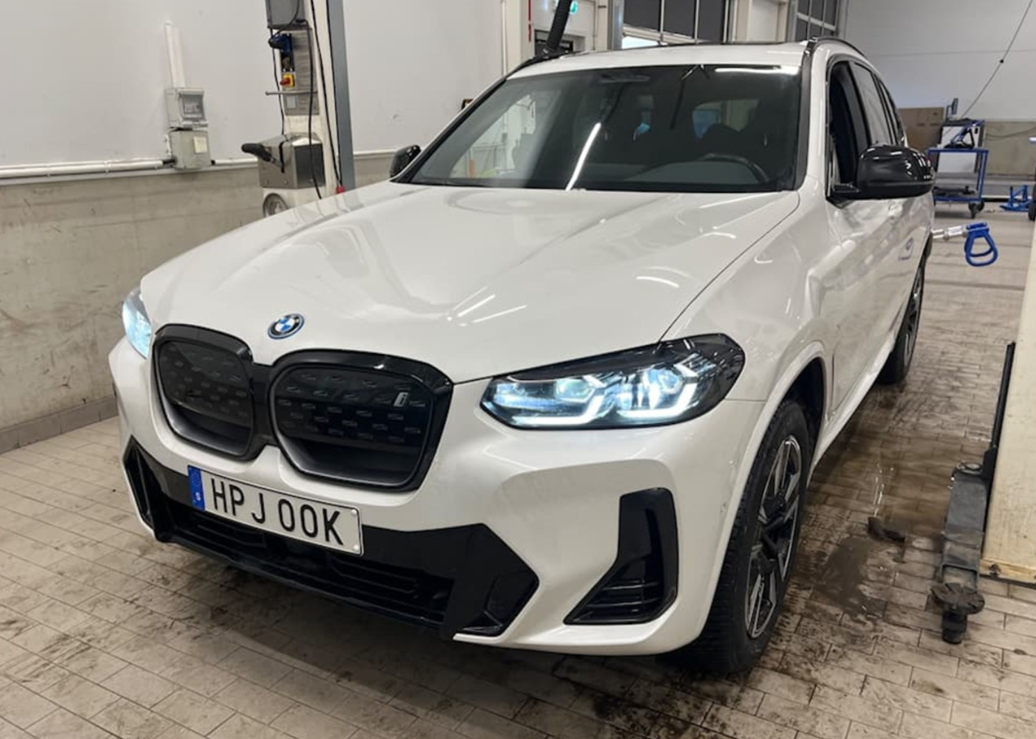 BMW iX3 Charged M-Sport