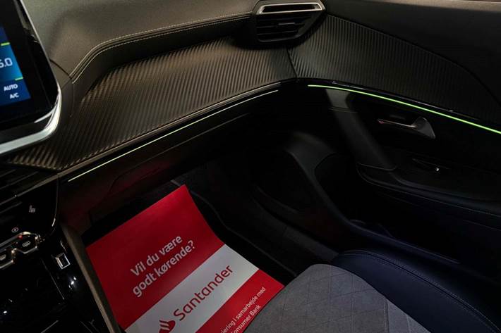 Sort Peugeot e-2008 fra 2021