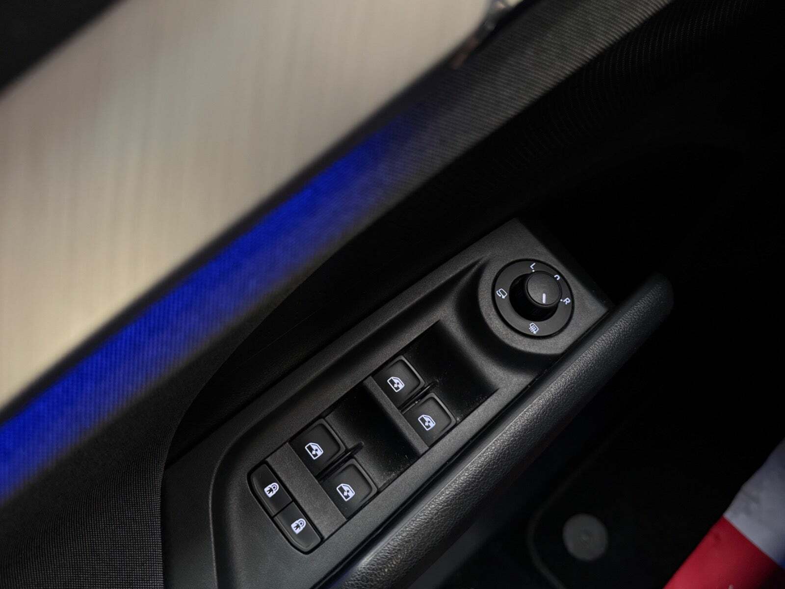 Blå Skoda Enyaq fra 2022