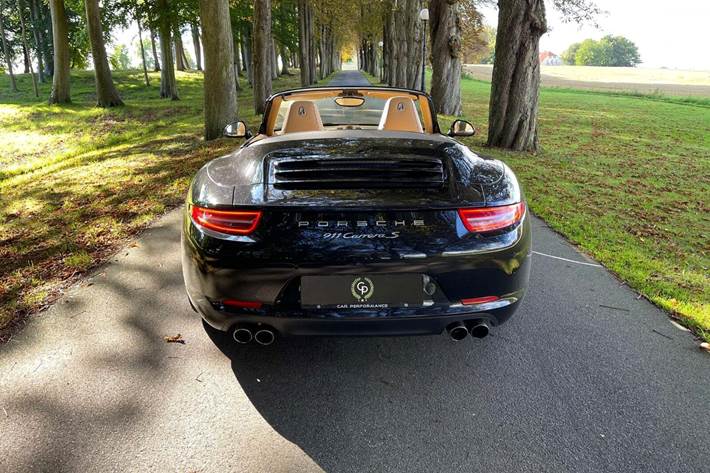 Sort Porsche 911 Carrera S fra 2012