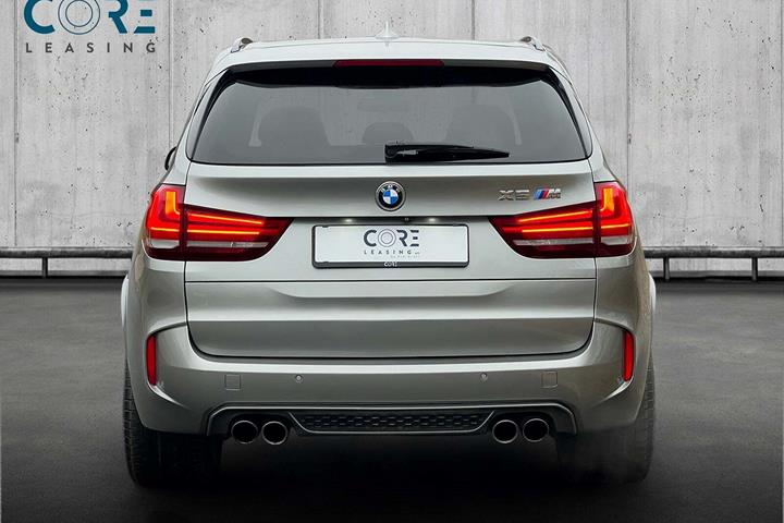 Sølv BMW X5 fra 2015
