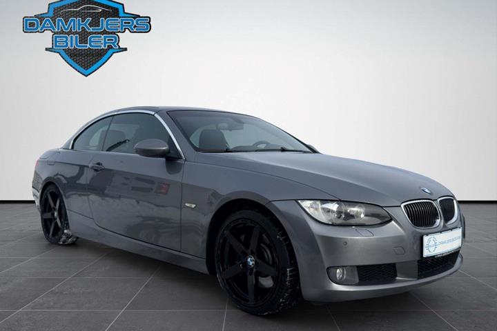 Grå BMW 330i fra 2007