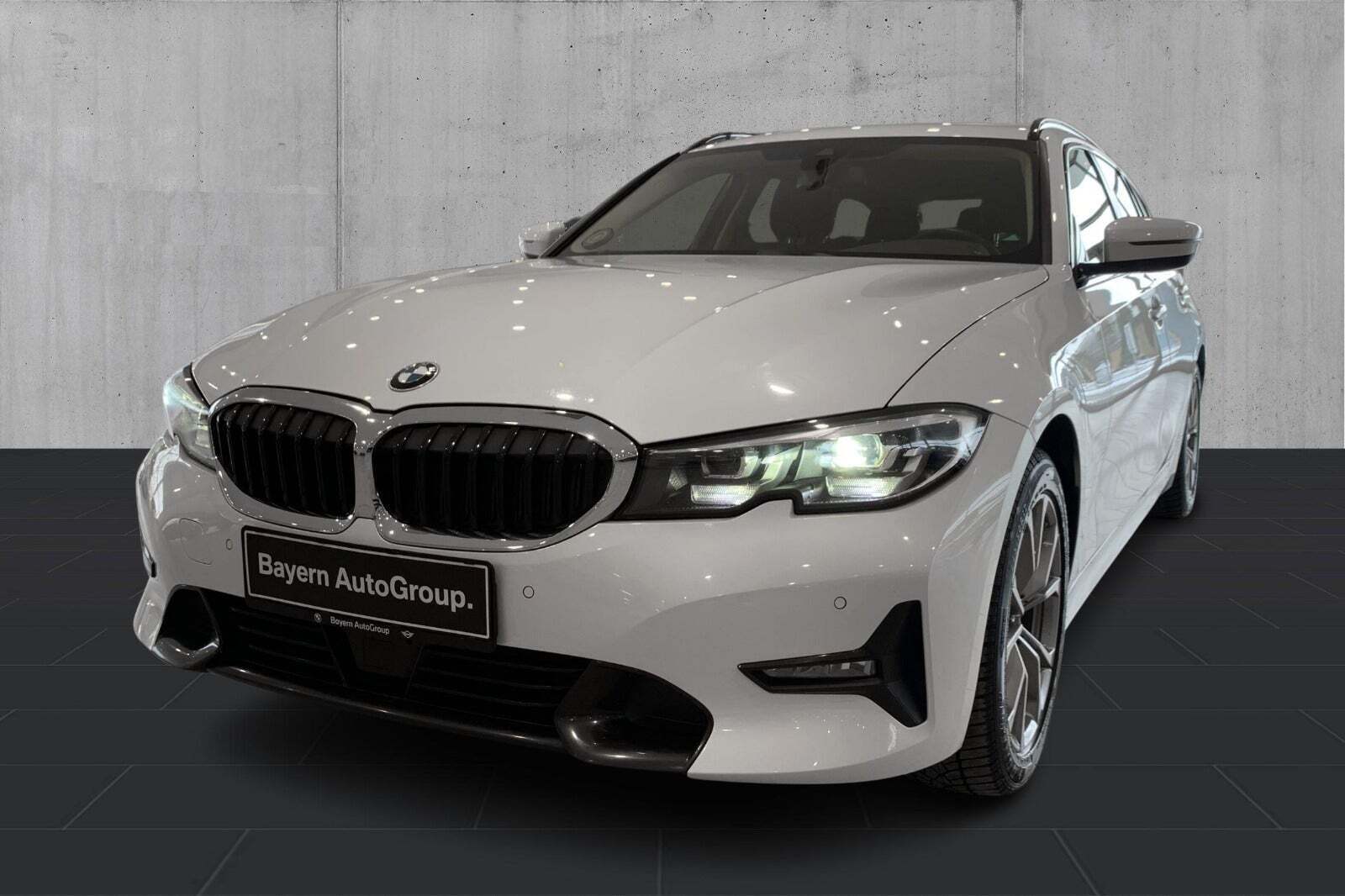 Hvid BMW 320d fra 2021