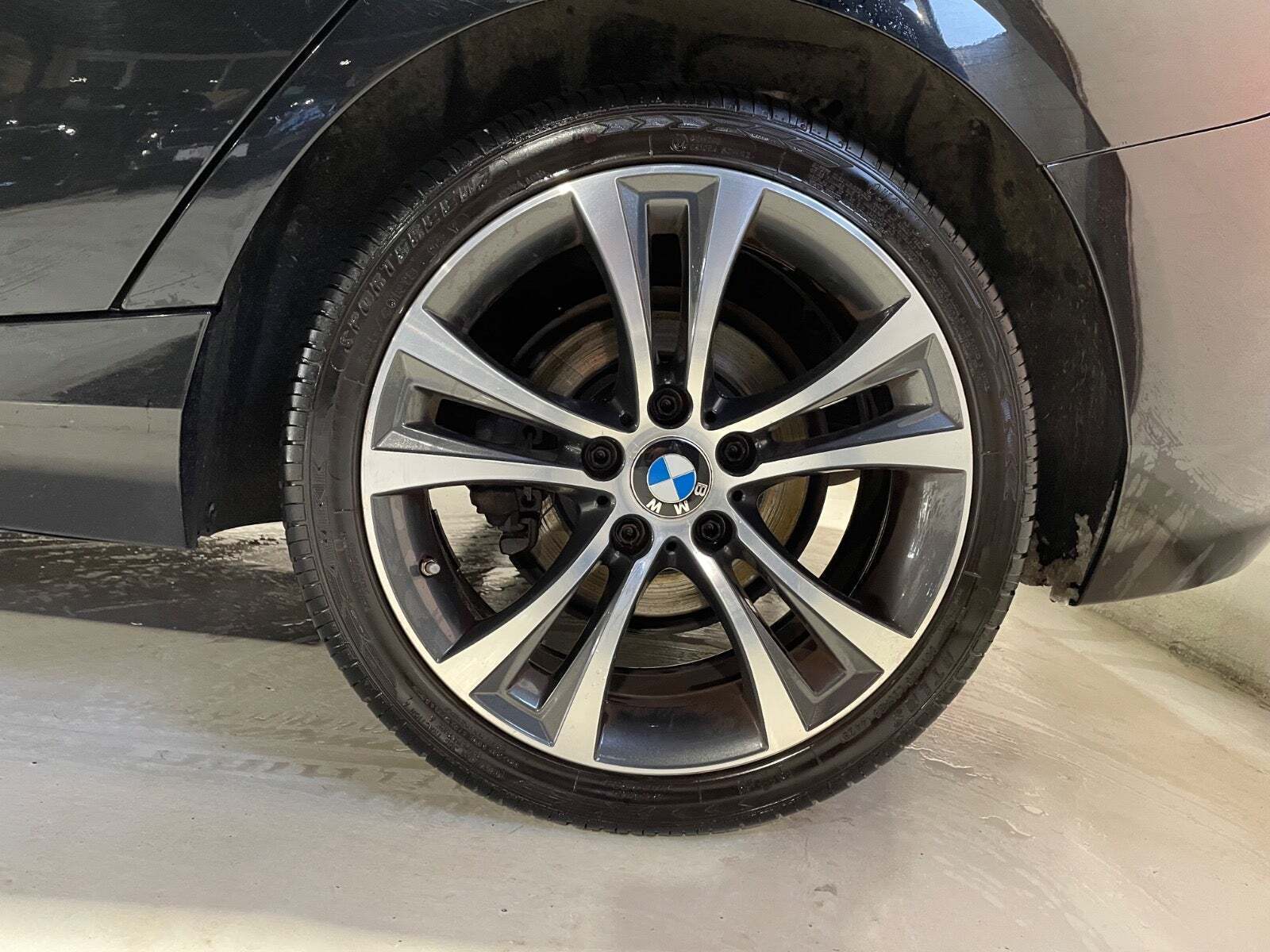 Sort BMW 118d fra 2017