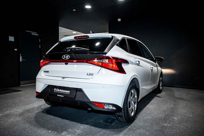 Hvid Hyundai i20 fra 2023