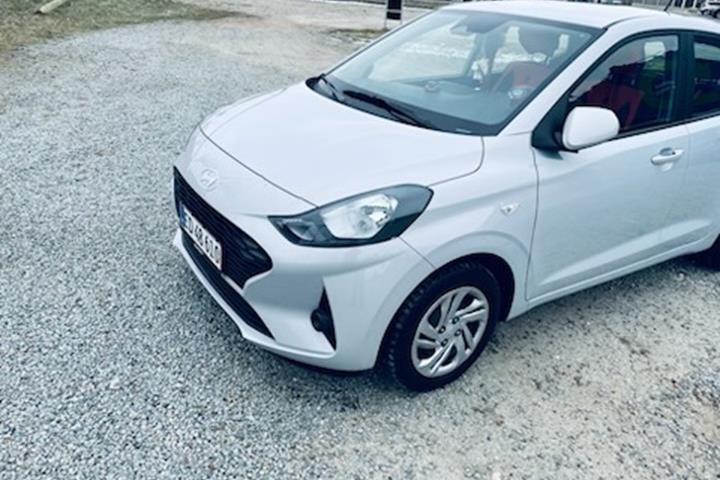 Grå Hyundai Hyundai i10 Advanced fra 2024