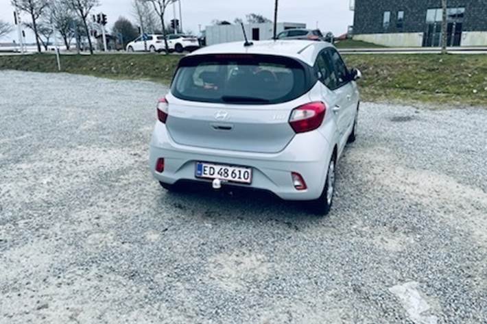 Grå Hyundai Hyundai i10 Advanced fra 2024