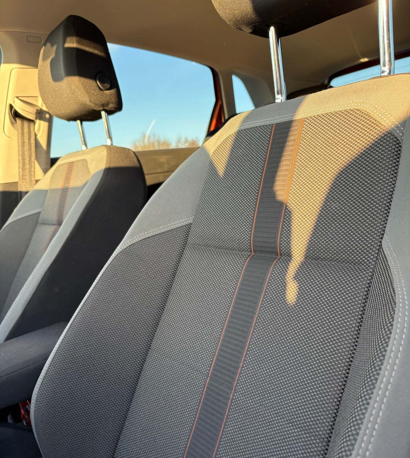 Orange VW Polo fra 2019