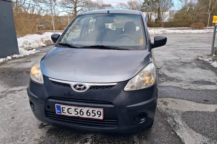 Grå Hyundai i10 fra 2011