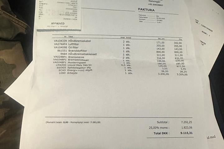 Sort Mercedes 220 fra 2011