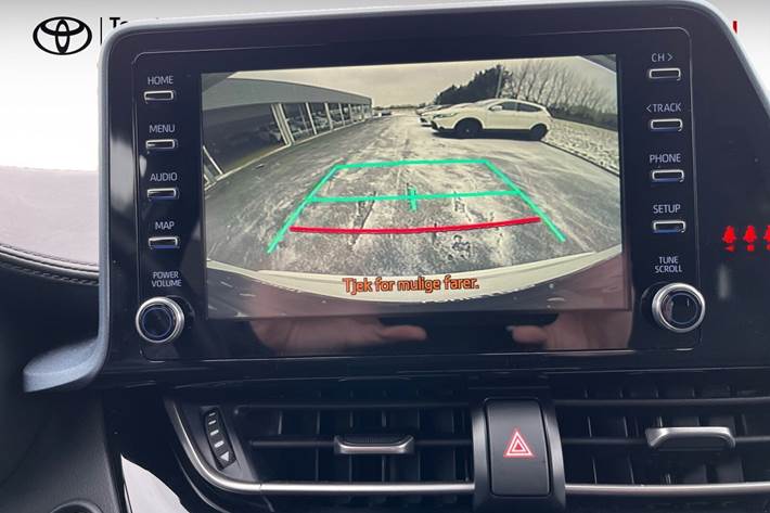 Hvid Toyota C-HR fra 2021