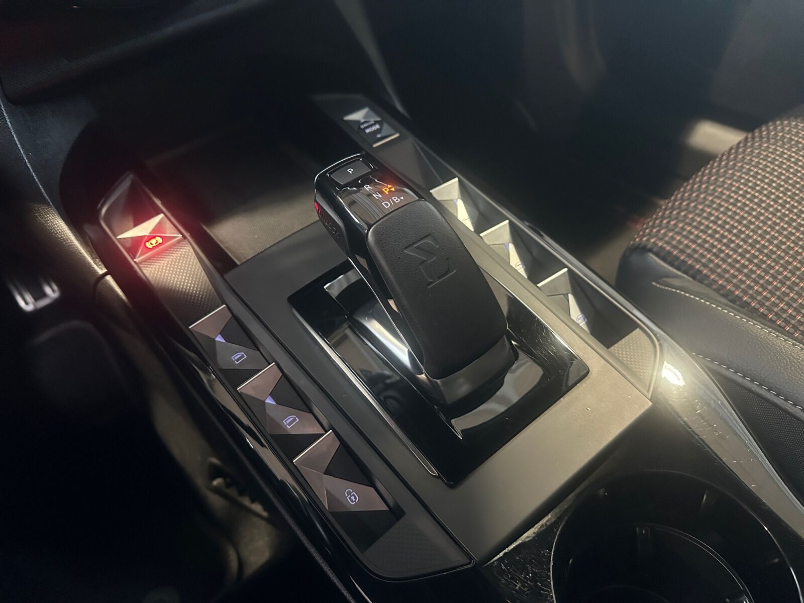 Hvid DS DS 3 CrossBack fra 2021