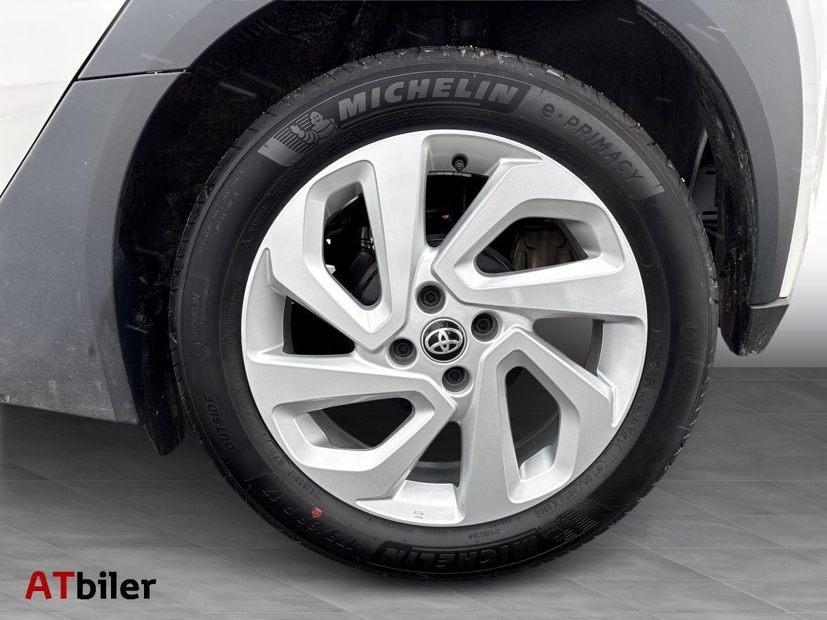 Hvid Toyota Aygo X fra 2025