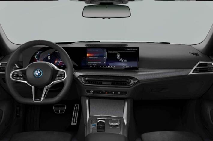 Grå BMW i4 fra 2025