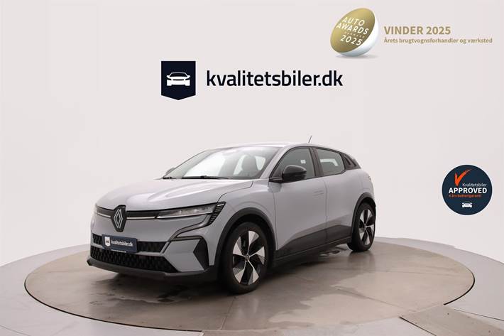 Grå Renault Mégane fra 2023 set udefra