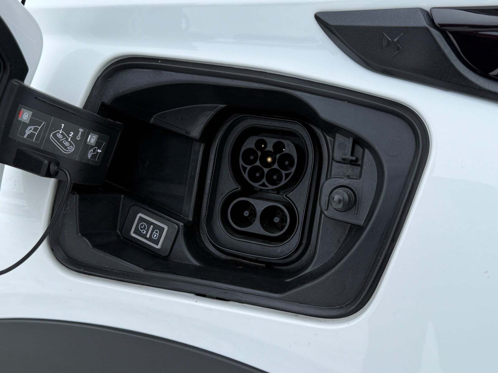 Hvid DS DS 3 CrossBack fra 2022