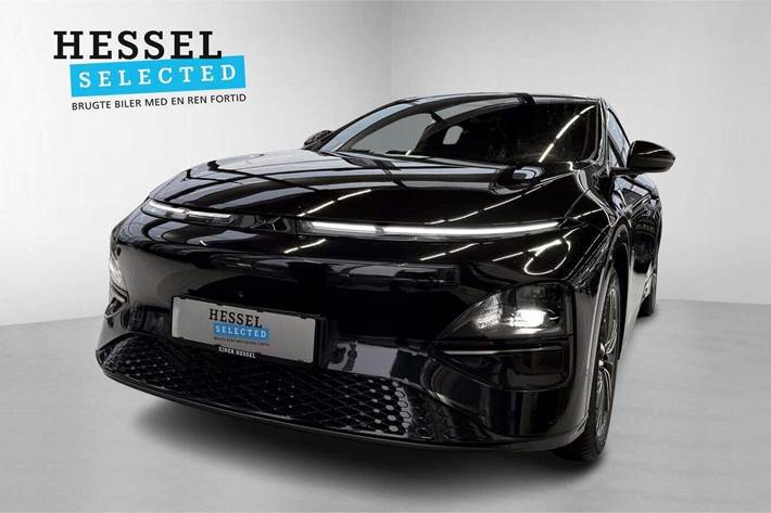 Sort Xpeng G6 fra 2024 set udefra