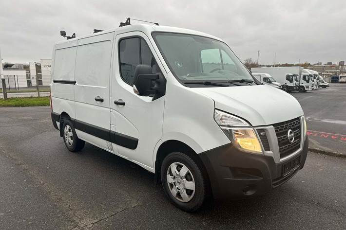 undefined Nissan NV400 fra 2012 set udefra