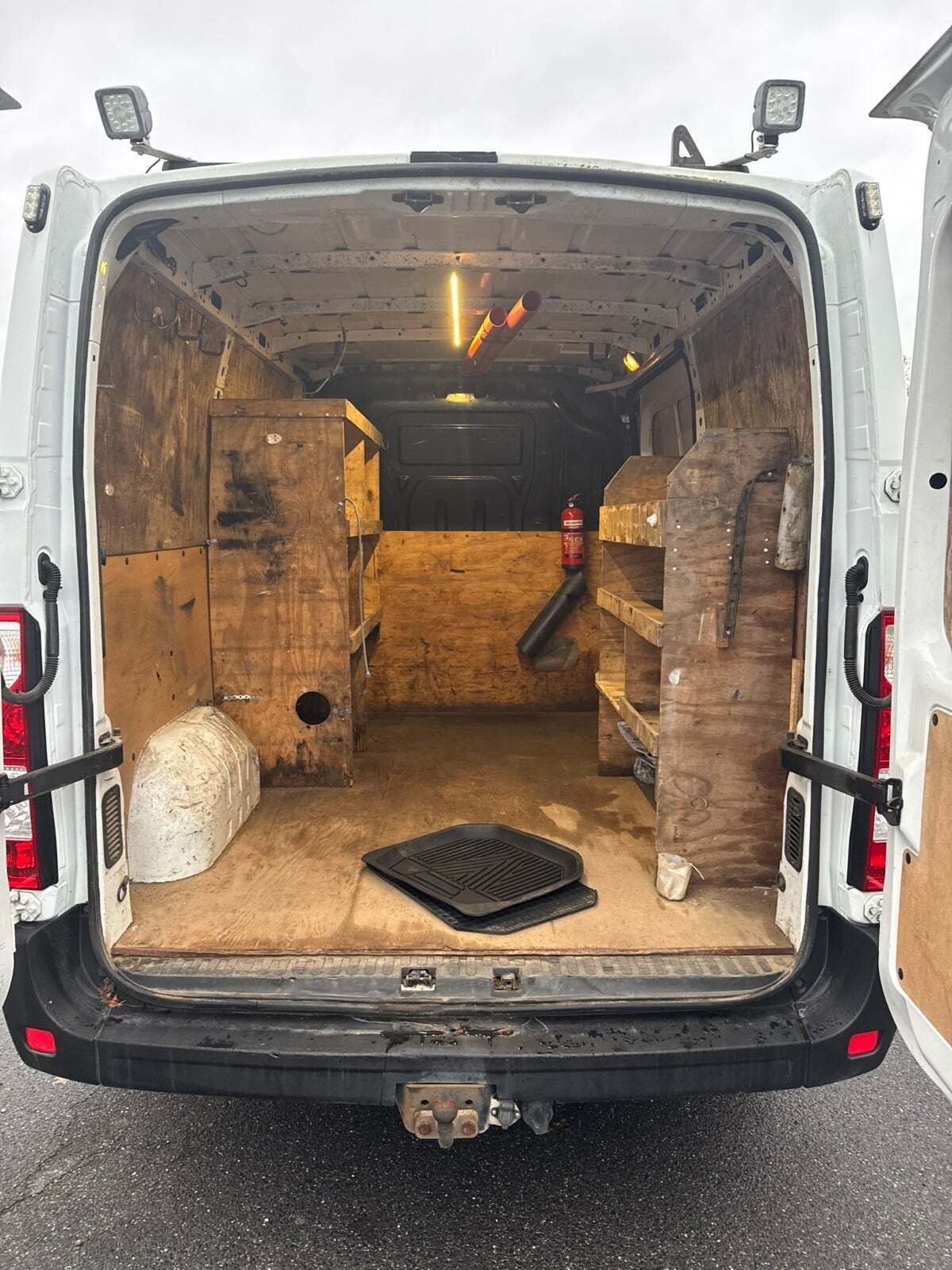 undefined Nissan NV400 fra 2012 set udefra