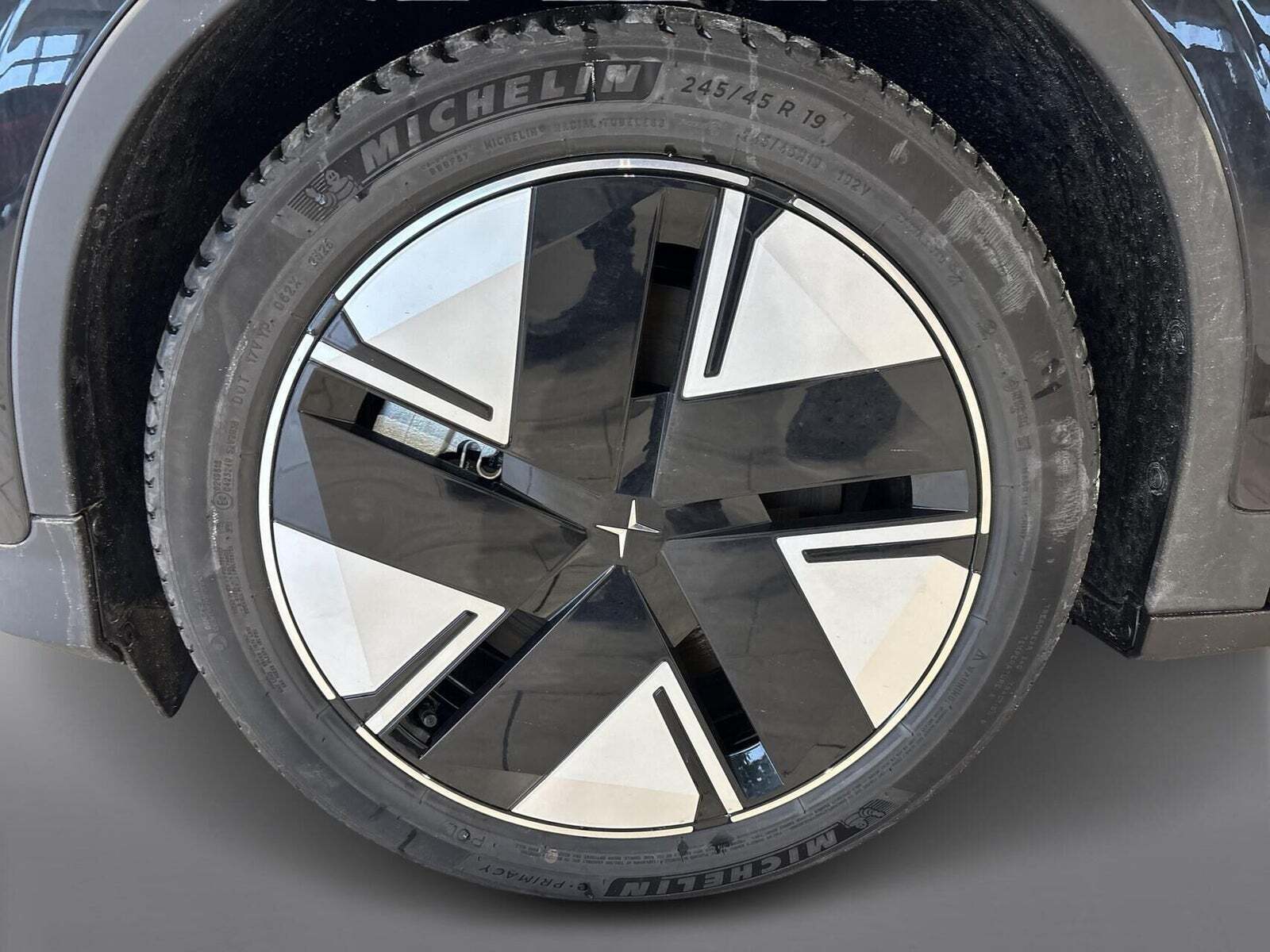 Sort Polestar 2 fra 2026