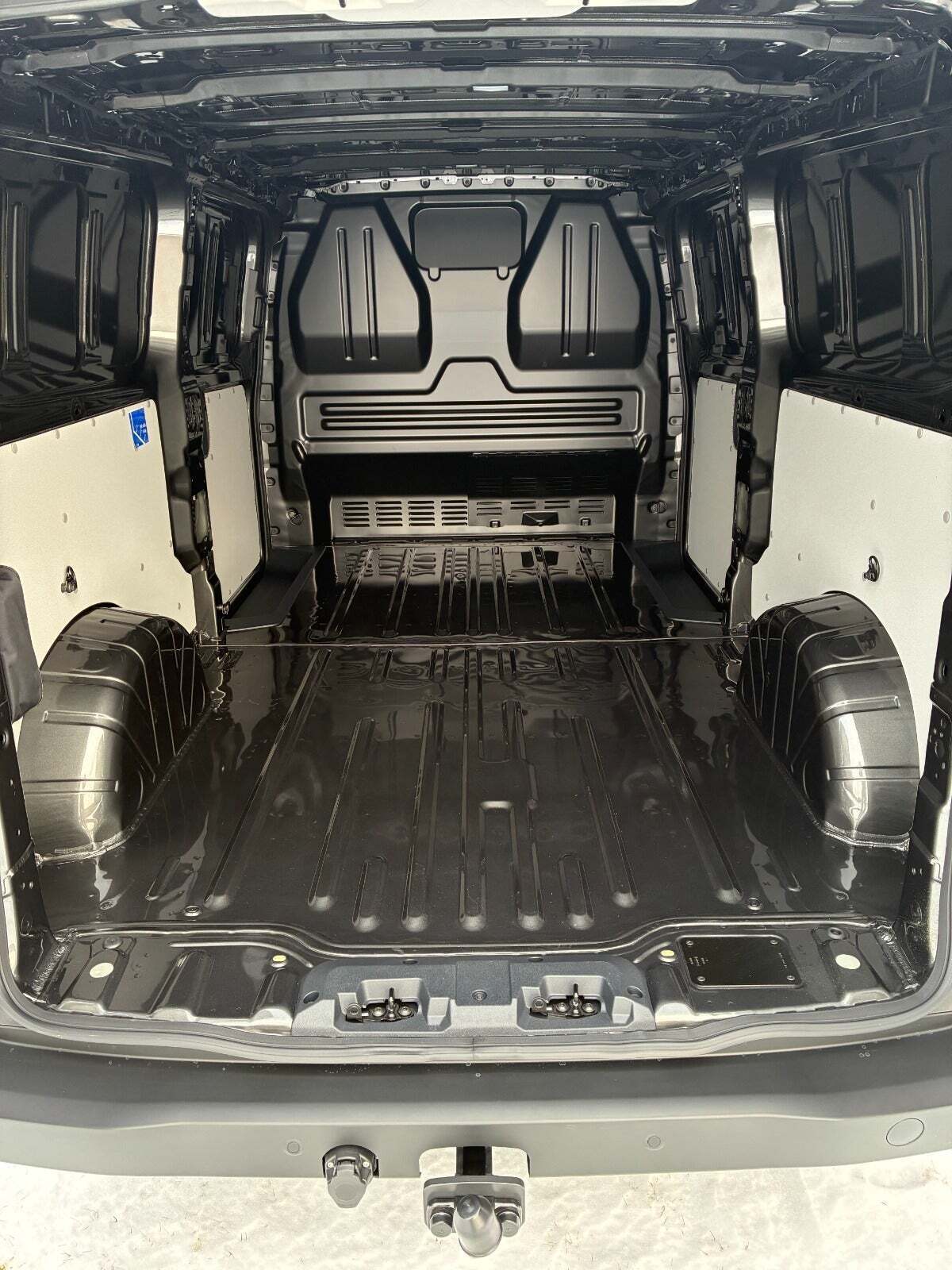 Grå VW Transporter fra 2025